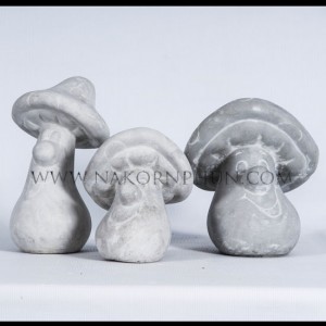 550_79_concrete_statute_mushroom_16x27cm